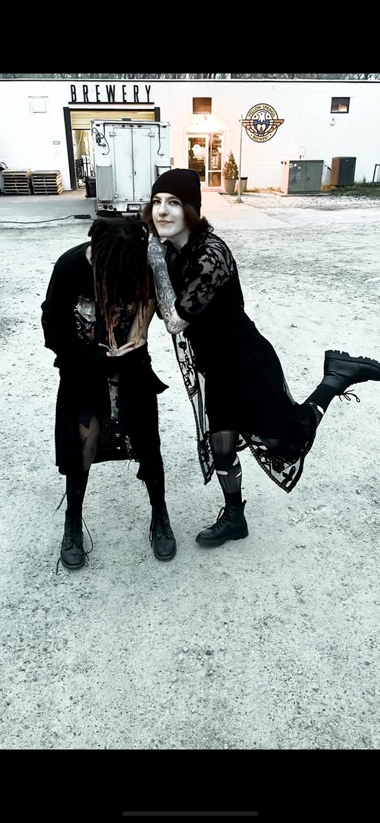 _citrate's tweet image. me and @195wren lookin’ cute