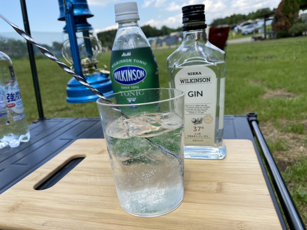 す る が Campbucks ジントニックとキメていくぅ おつまみ作るのめんどいからひたすら飲む笑 T Co 9arizyoned Twitter