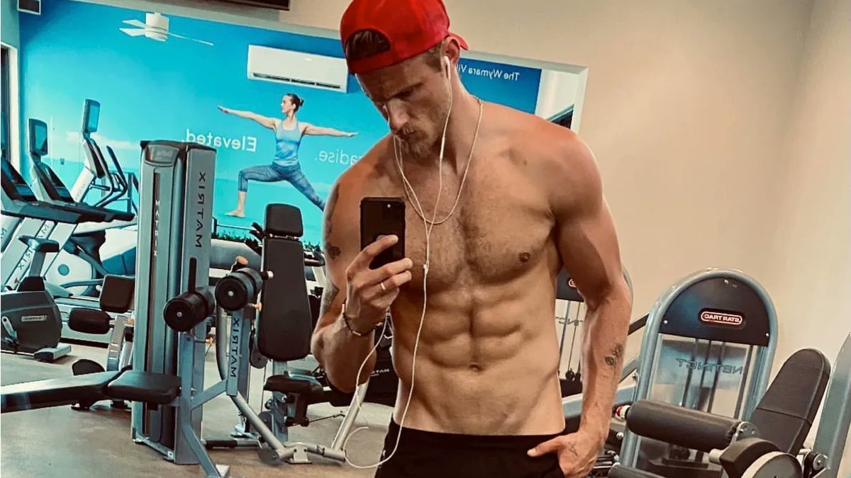 socialitelife's tweet photo. The latest edition of #InstaSnaps features
@alexanderludwig
@EvanAntin
@DylanEfron
@TheRealLukevans
#LukeEisner
@mrbradgoreski
#JesusLuz
@maluma
@AROD
@chordoverstreet
@dylansprouse
@official__wonho
Check them out here: https://t.co/CeSoTDJ6EE https://t.co/CCpmEHd9pz