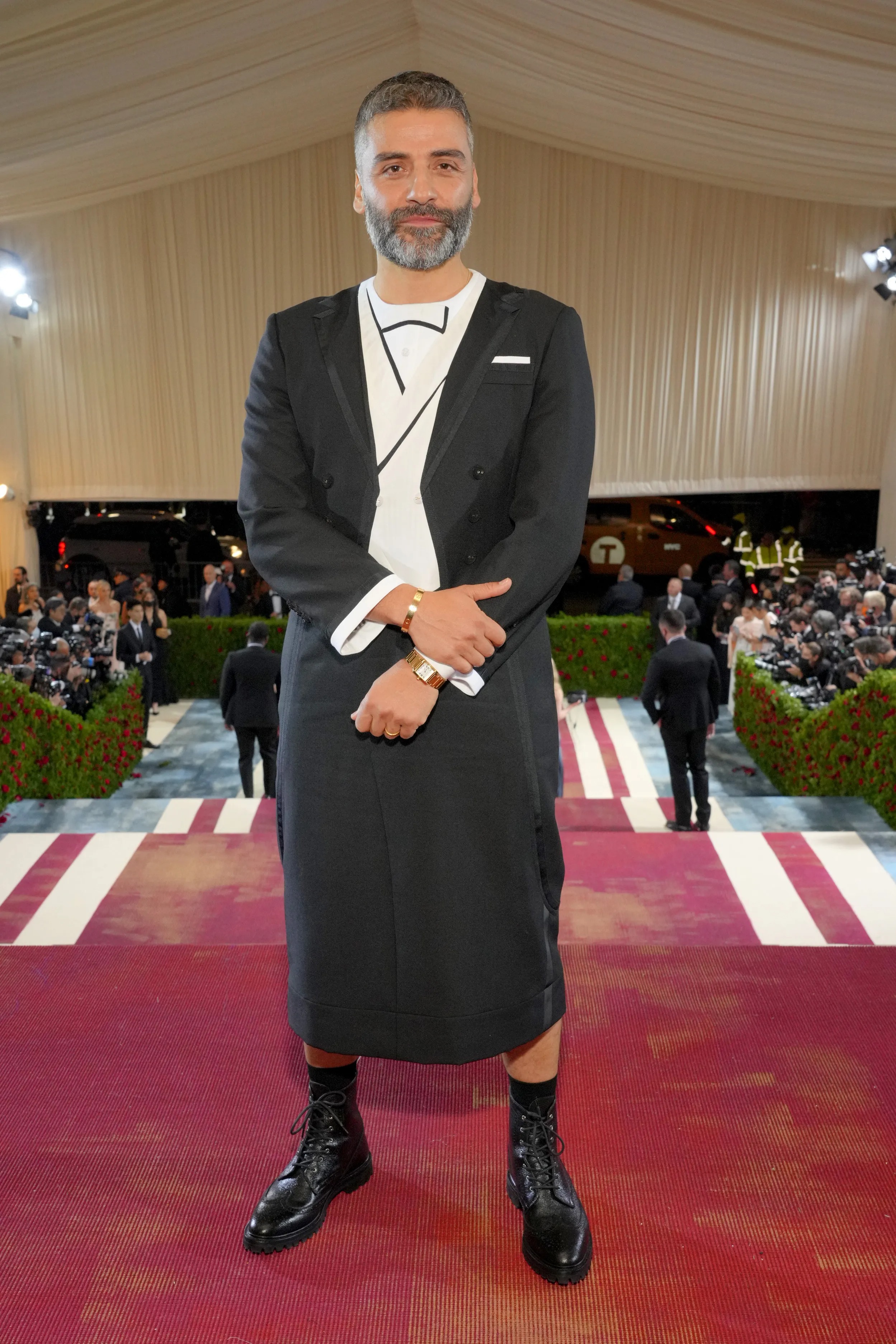Oscar Isaac, one of the many men wearing skirts