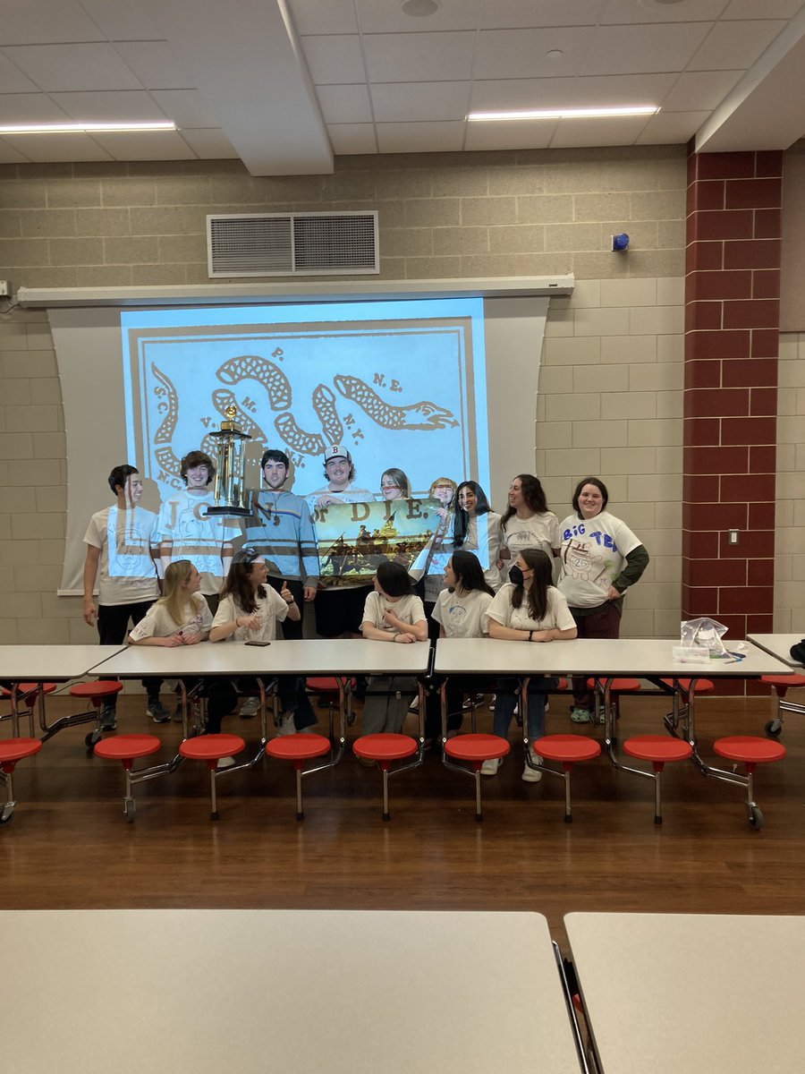 millishoops's tweet image. Fun night competing in the annual APUSH @AP_Trevor Battle of the Brains vs Medway @CoachRojee ! Congrats to both teams! Proud to say Millis keeps the trophy 🏆 #funtradition #apush