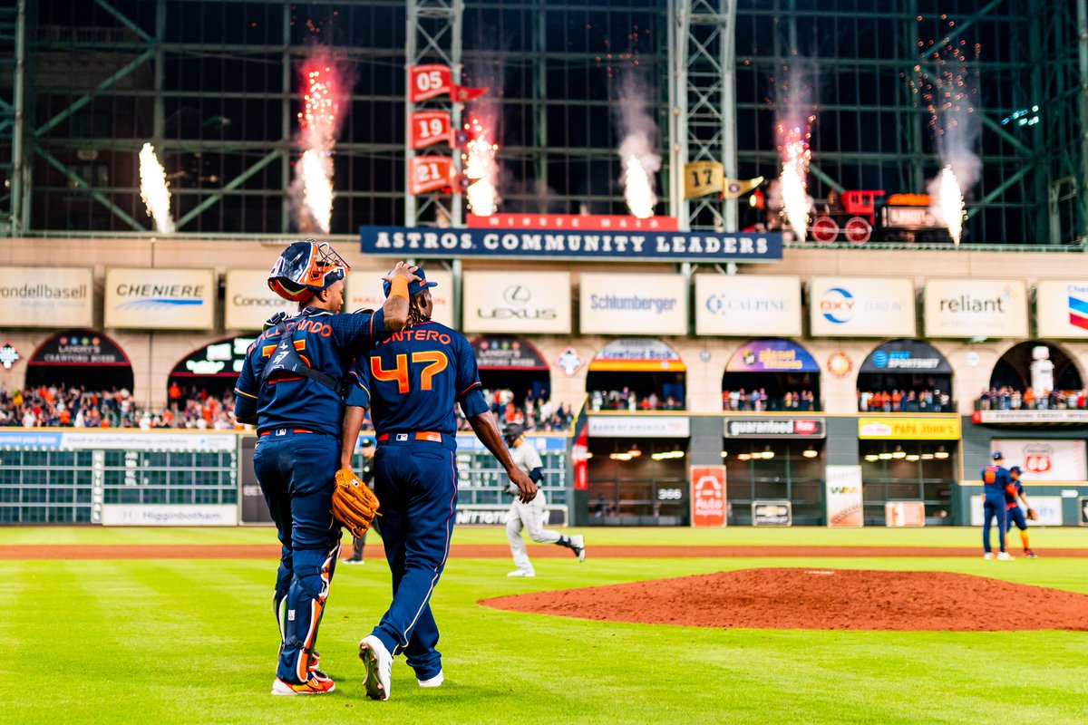 astros's tweet photo. That's an #AstrosWin! https://t.co/zs3Jq9Sz2q