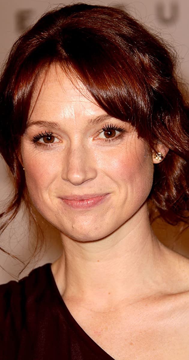 Happy Birthday to Ellie Kemper .. 