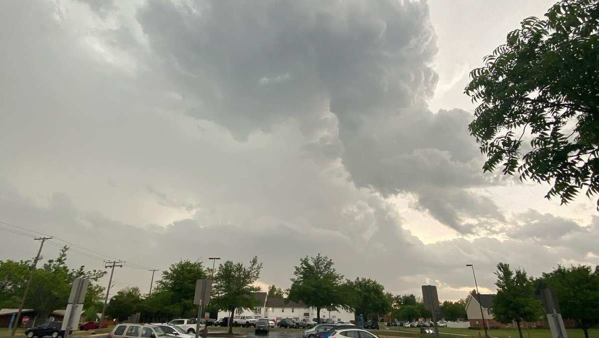 RyanStrawnwx's tweet photo. Some great photos from todays storm near Norman, Ok https://t.co/R6d3oev2vs