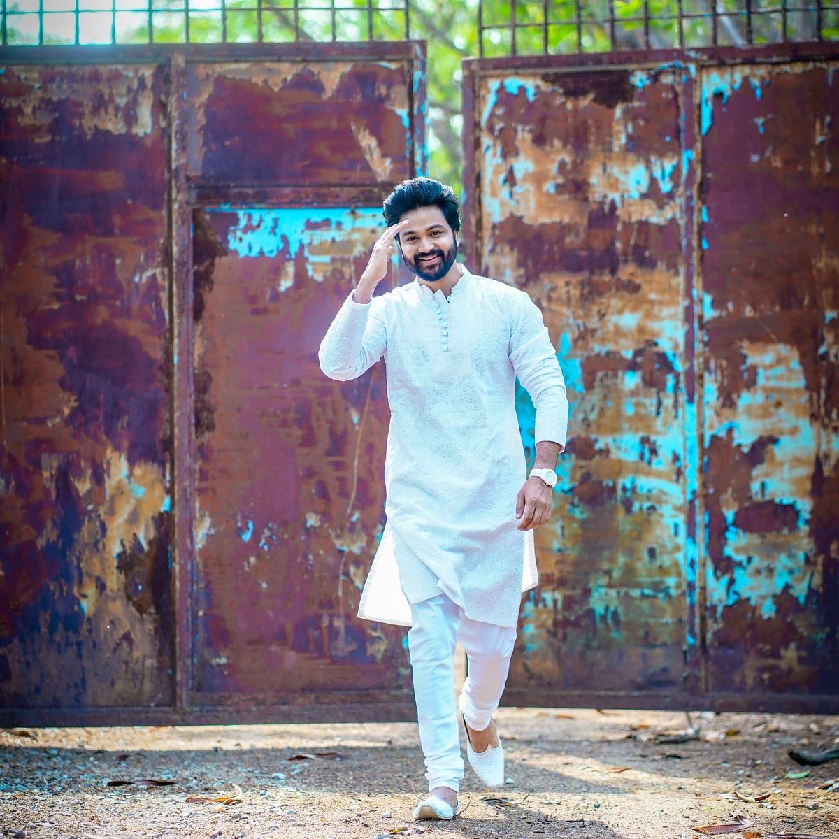 RyanSohel's tweet photo. May the blessings of Allah fill your life with pleasure and open all the doors of success always.

Practise Generosity, Selflessness and Empathy… Have a blessed #Eid  Love, Peace and Joy be unto you all always.

#sohel #happyramadan2022 #festivevibes #eidmubarak #loveyouall https://t.co/tRjbH0pUfF