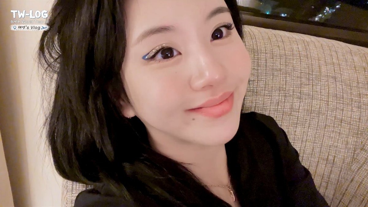 TWICE tweet media