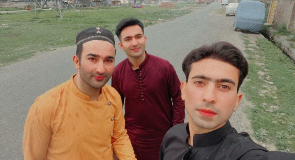 Arbaazbhat's tweet photo. Eid Mubarak to everyone wishing you a very happy Eid Mubarak 💐💐💐💐 https://t.co/QgcFZta8FR