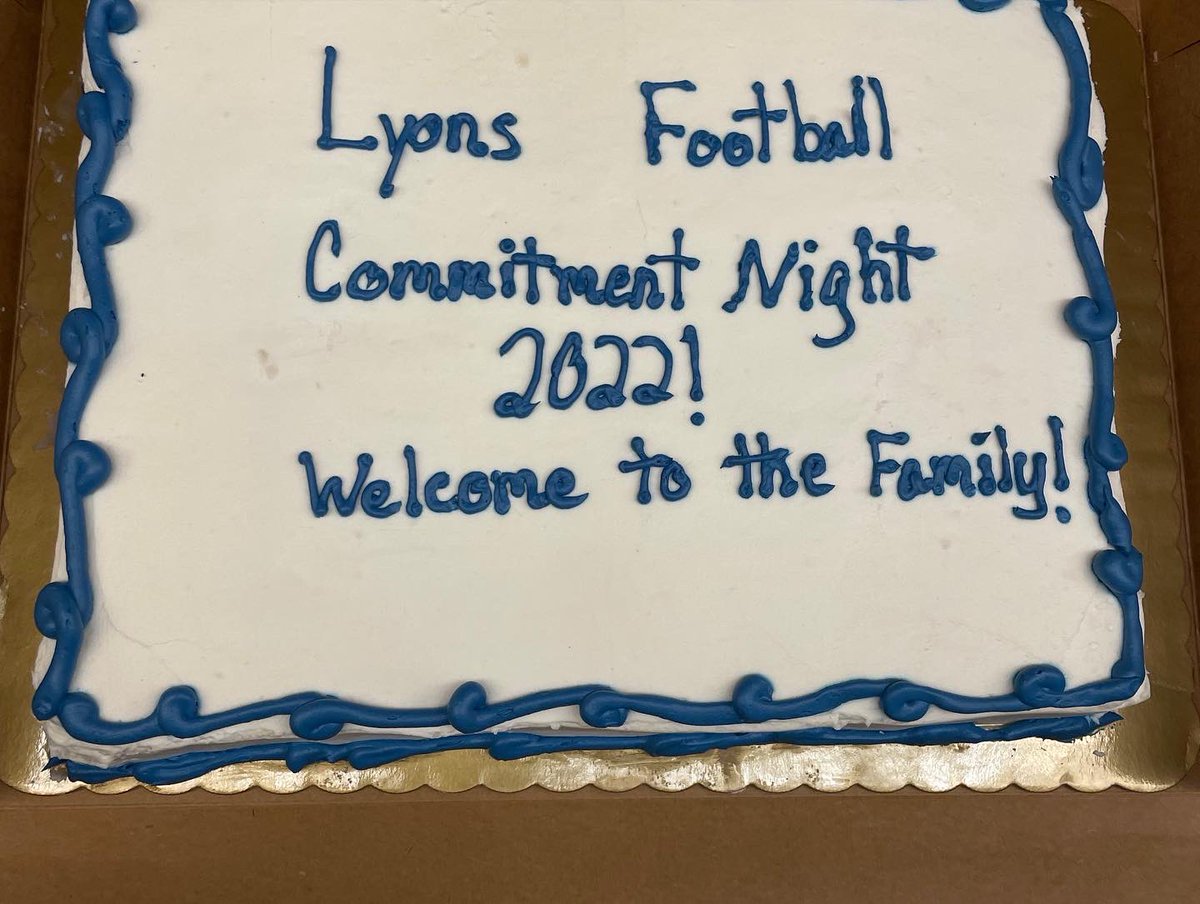 LyonsCOFB's tweet photo. Commitment Night for Lyons football 2022. Such a great group of young men eager to bring their best to the team on a daily basis. Each one of them committing the best of themselves to their teammates and the program. A great day for Lyons Football. Pride in the Program. https://t.co/zuTItcuyZM