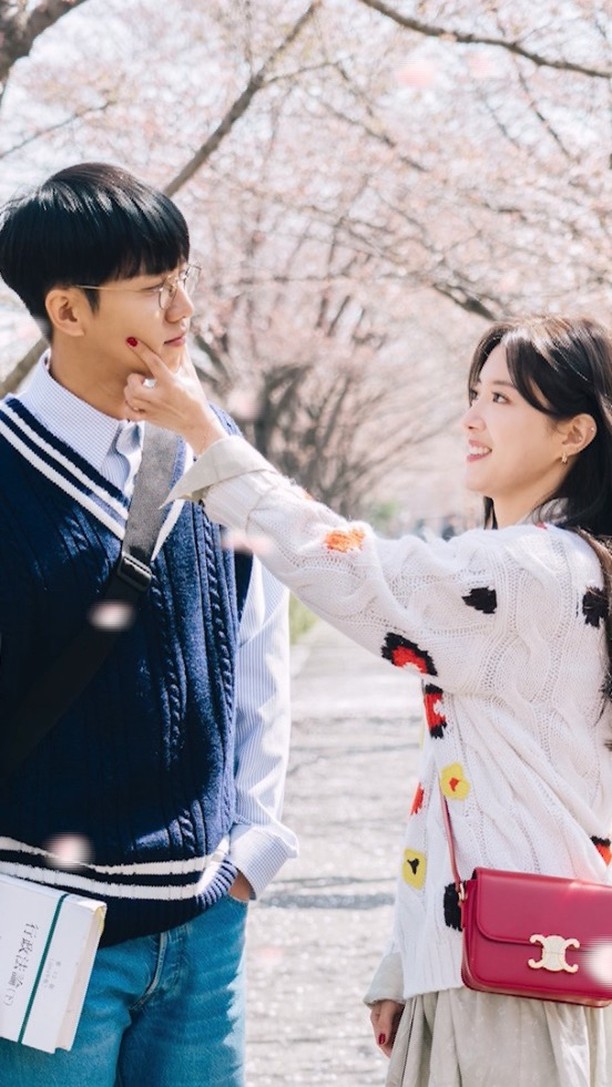 kdrama_menfess's tweet photo. •kdm•
Lee Seung Gi today😇🤩😃👍🏻👍🏻👍🏻

Sama Hyojoo buat konten Human Made Table yt. Foto dari ig hyojoo
Sama Seyoung buat drama baru. Foto dari ig the law cafe
https://t.co/CLgIeQ1aGa