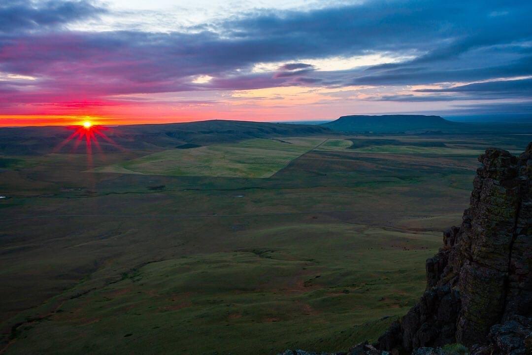 MontanaImgs's tweet photo. Making spring photo trip plans….
#montanagram #Montana #bigskycountry #lastbestplace #montanasunrises #laccolith #springvibes https://t.co/raNZewJlTR