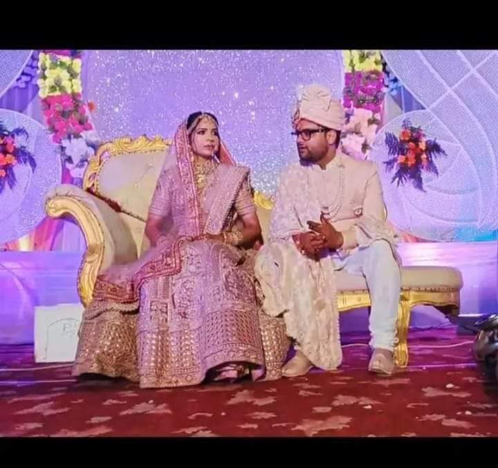 RSSAH96's tweet photo. शादी की बहुत बहुत शुभकामनाएं गुरुवर🙏,,,
आपके डेडिकेशन को सलाम,आप शादी के दिन भी पढ़ाएं हैं, 🙏। महादेव से विनती है कि आपके दाम्पत्य जीवन में हमेशा खुशियां, फुल- पत्तियां बनीं रहें।
#Gaurav_sir #Utkarsh_Classes https://t.co/Q8C6ZsGaWC