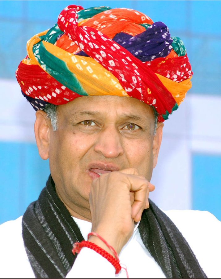 MAHENDR54180252's tweet photo. @RajTeacherYuwa #Birthday_Gift_Transfer
तृतीय श्रेणी के 85हजार साथियों की तबादला सूचियां जारी करे,सभी शिक्षक संघो की एक ही मांग है,18 मई को संयुक्त मोर्चा का धरना शुरू
@RajCMO 
@ashokgehlot51 
@GovindDotasra 
@DrBDKallaINC 
@1stIndiaNews 
@QamarAnchor 
@News18Rajasthan https://t.co/eFlEGW8hvS