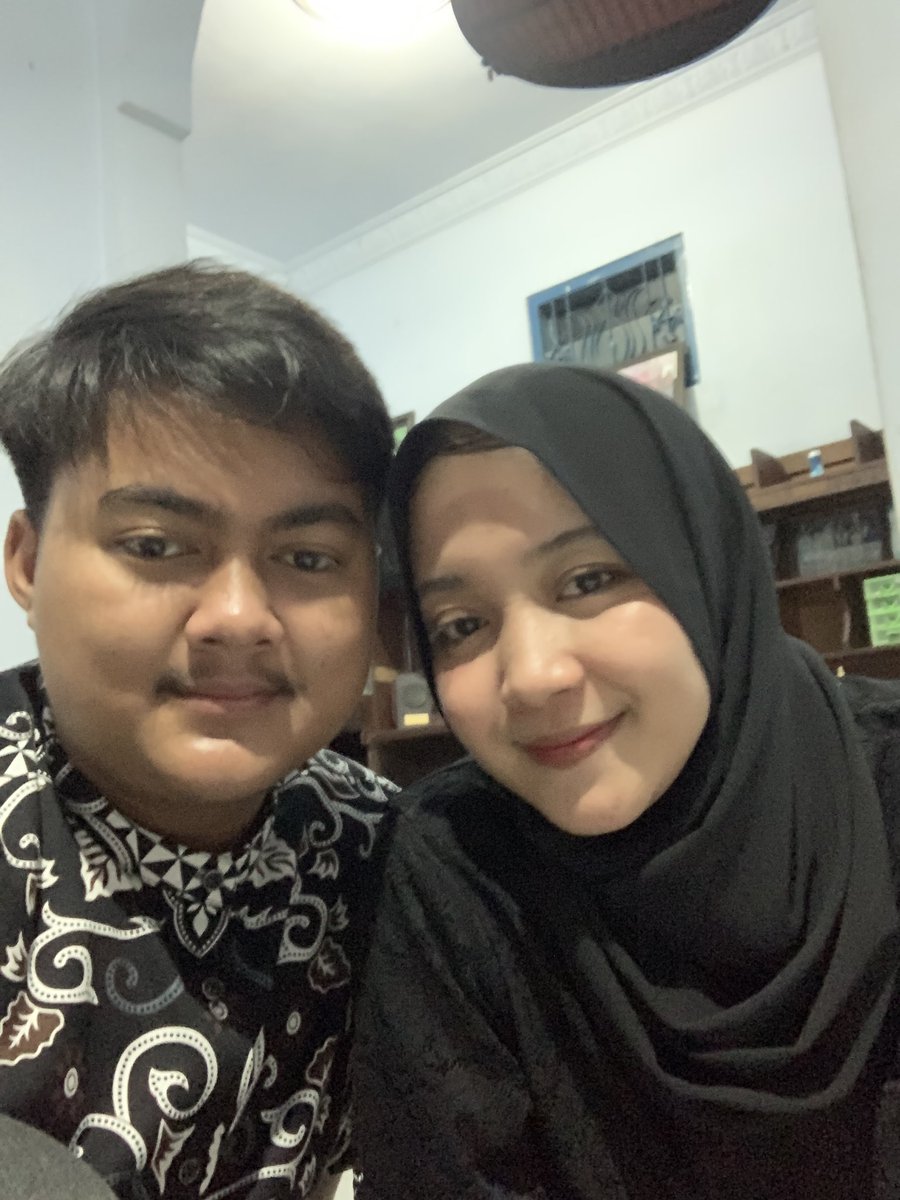 filafi1's tweet photo. @bisikanlangit @apangdelop @amengqqqqq “Lebaran sama ayang gak main game!” https://t.co/Lgle486Bd8