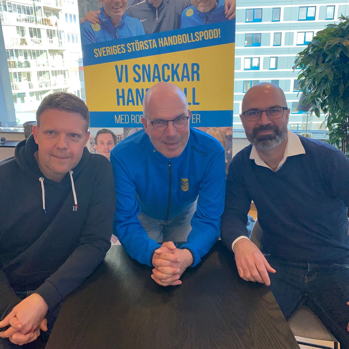 Vi snackar Handboll, presentsr idag, tisdag 3 maj nytt avsnitt.
Vi har träffat klubben Lödde Vikings HK, som har fem av sex lag till USM-Finalspel till helgen i IFU Arena.
open.spotify.com/episode/0GwjWR…