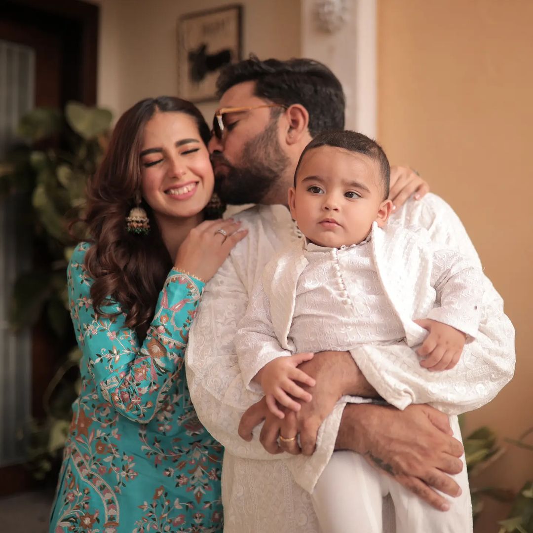 EE_xpress's tweet photo. #EidMubarak from #iqraaziz #YasirHussain and little #kabirhussain 🌙💖
#عيد_الفطر_المبارك https://t.co/1PGT9jSZh3