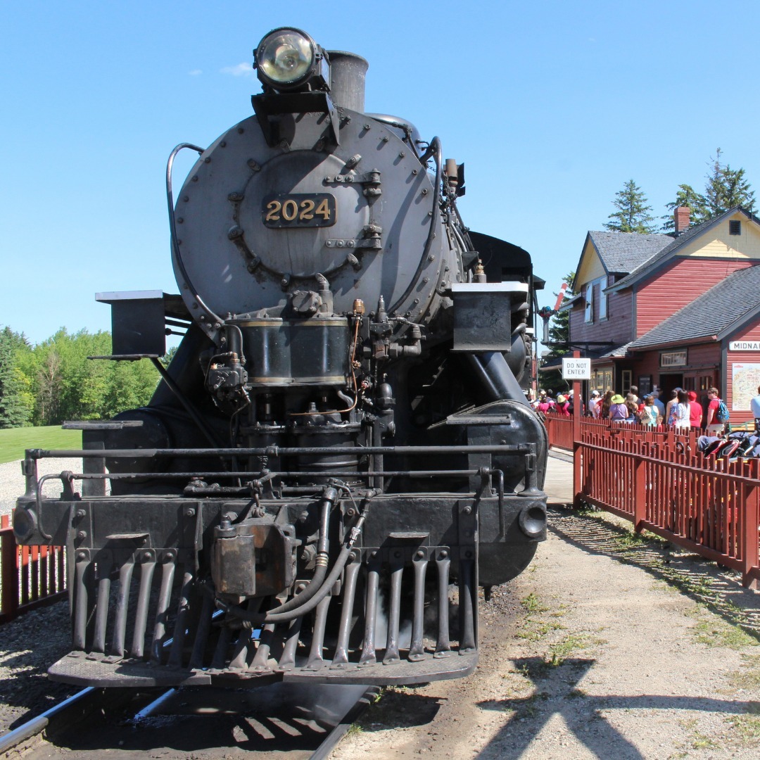 Contest! <a href="/HeritageParkYYC/">Heritage Park</a> is set to open on May 21! We're giving away some passes 🎉 2x Gen Admission and 1x Annual Express Membership (2 winners)

To win, follow @crackmacs and <a href="/HeritageParkYYC/">Heritage Park</a>, then RT this. Contest ends May 16.

Visit Heritagepark.ca for info

#ad #yyc