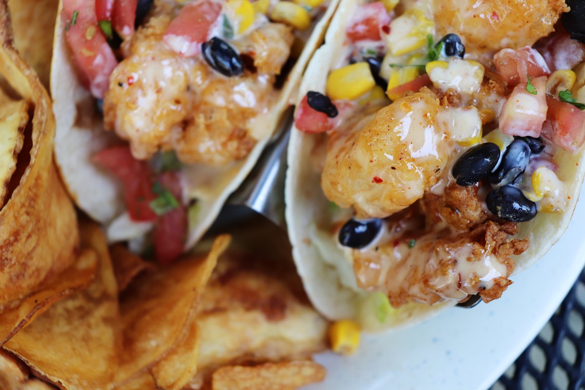 GeorgiaSeafood's tweet photo. It’s Taco Tuesday and we’re spending our day over at Driftaway Cafe in Savannah, GA🍤🌮
These Firecracker Tacos feature jumbo shrimp flash fried on flour tortillas with black bean corn salsa and firecracker sauce🎇🤩 #GeorgiaSeafood #seafood #georgia #food #foodie #tacos https://t.co/yApjHcDyc5