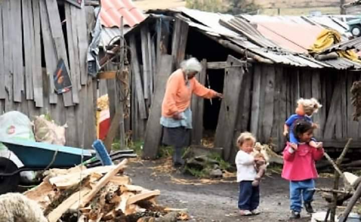 RodolfoCy's tweet photo. Oye @MarkoCortes en que parte del techo de la vivienda irán los Paneles Solares ?? https://t.co/HoFPwYjbkK