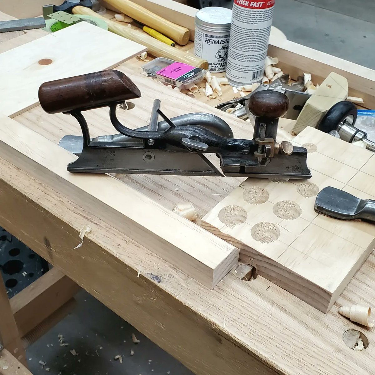 MosquitoMade's tweet photo. Starting work on a tool rack for the back wall of the tool chest. Fales plane for some decorative edge beads, couple squares and a brace for drilling some tool holders, and we are starting to get there

#tools #toolchest #woodworking #handtools #vintagetools https://t.co/wQyy8olzm0