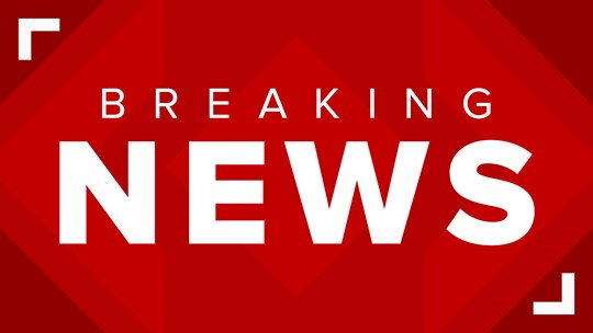 #BREAKING: Eastern Road in Scarborough is shut down at Blackpoint Road and Portland Farms Road as crews respond to a gas leak, according to dispatchers. Officials say someone struck a gas line. <a href="/StackhouseNCME/">Sean Stackhouse</a> is headed to the scene. @NEWSCENTERmaine