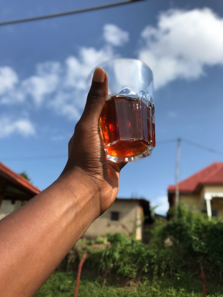 manzi_toussaint's tweet photo. Reka ndebe abazi gutandukanya liquor n’igihingwa cyimaze kwigarurira imitima y’abanyarwanda  {ikawa} ngaho fora ubwoko bw’ikawa isa gutya #RwOT @MubugaCoffee https://t.co/JuKLVsgMvv