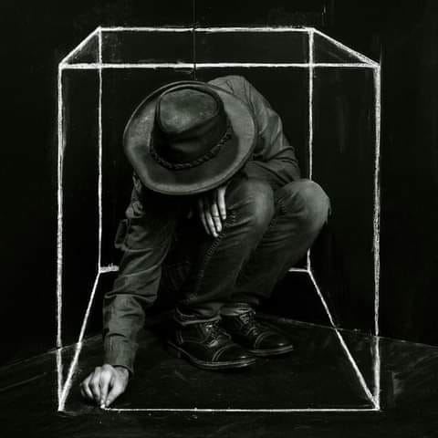 literlandweb1's tweet photo. "En la vida hay que evitar tres figuras geométricas; los círculos viciosos, los triángulos amorosos y las mentes cuadradas".
Mario Benedetti
📷John Dykstra https://t.co/MpPncDwECl