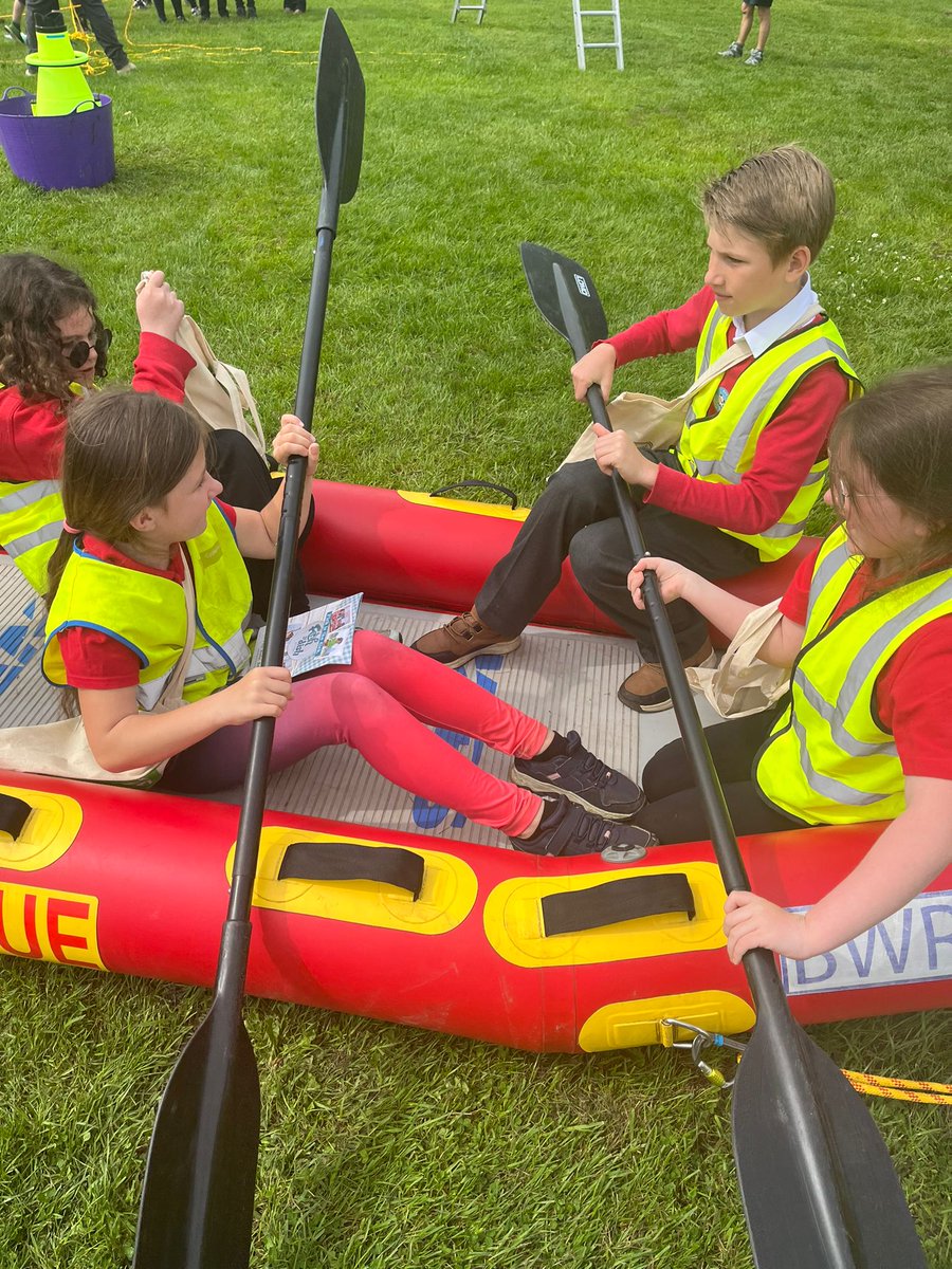 Philiphaughcs's tweet photo. A fantastic day at the Countyside Day at Kelso today. The Primary Fives had a super time learning about farming and the wider Borders community. Thank you to all involved 😊. https://t.co/dfRA4TpXVD