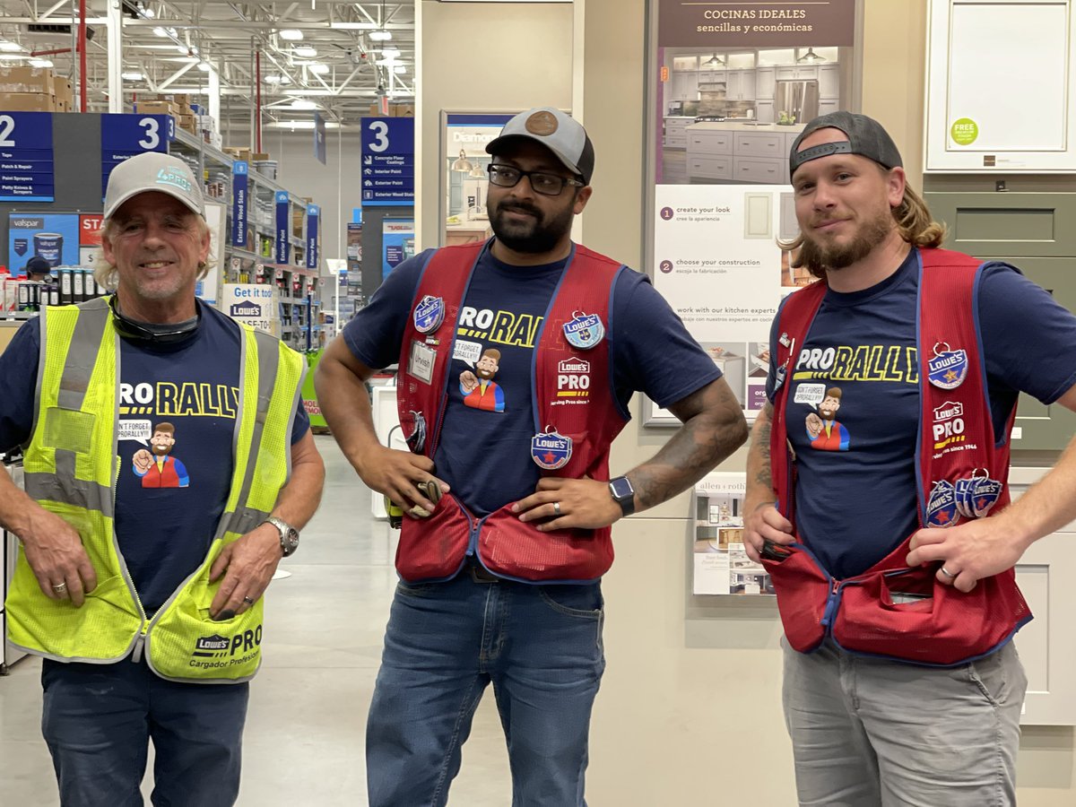 PatelU05's tweet photo. When you have to scold part of your team for not wearing their #prorally shirts on #prorally day! Aside from some people slacking….😂 we had another great last week from sales to 30….yes…30 NEW MVP sign ups!! And another great meeting with the team all together! https://t.co/oJUMHxQtEI