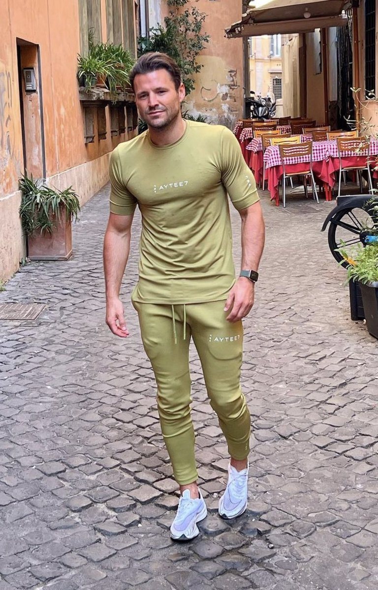 MarkWrightsBum's tweet photo. Loving the guess where Mark Wright is competition on @thisisheart ππ₯βοΈ But would make it even better would be Mark in a different pair of speedos at each location! The beachside selfies are gorgeous but not quite cutting it ππππ #cheeky #TightyWrighties https://t.co/LhgtTgoOYm