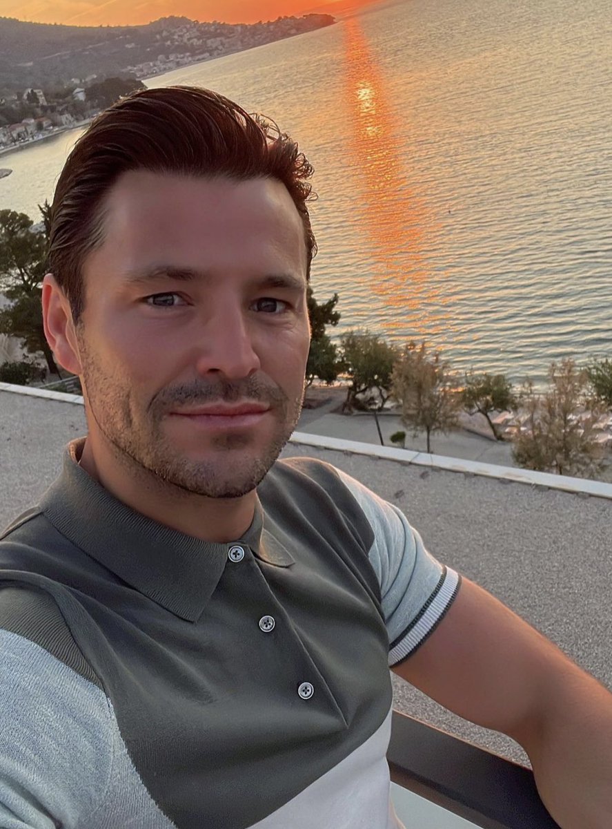 MarkWrightsBum's tweet photo. Loving the guess where Mark Wright is competition on @thisisheart ππ₯βοΈ But would make it even better would be Mark in a different pair of speedos at each location! The beachside selfies are gorgeous but not quite cutting it ππππ #cheeky #TightyWrighties https://t.co/LhgtTgoOYm