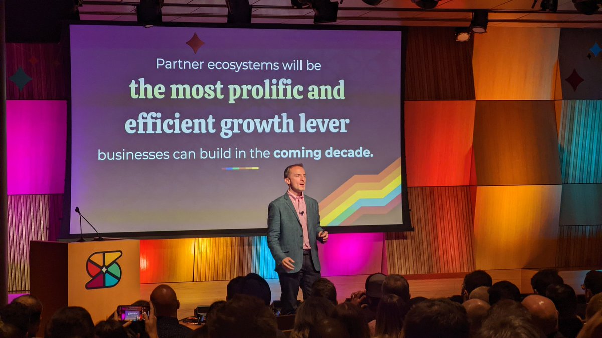 cxinsider's tweet photo. Meet @robertjmoore dropping some great metrics and stories with us @Crossbeam #supernode22 https://t.co/KAhg6cZhQW