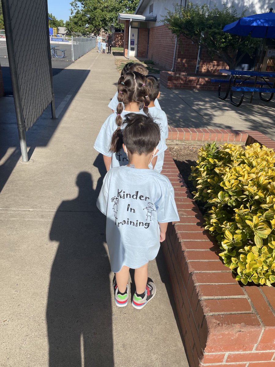 YountLois's tweet photo. Our preschool students are “Kinders in Training” as they visit their new elementary schools for the 2022-23 school year!! ⁦@GJUESD⁩ ⁦@FairsitePS_SRC⁩ https://t.co/Wk72WPTzXv