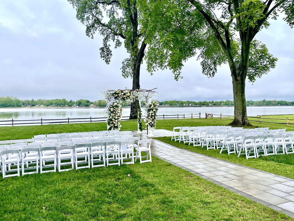 ItMeJaren's tweet image. Wedding Season Begins With My Only One @van_meesh 🥰