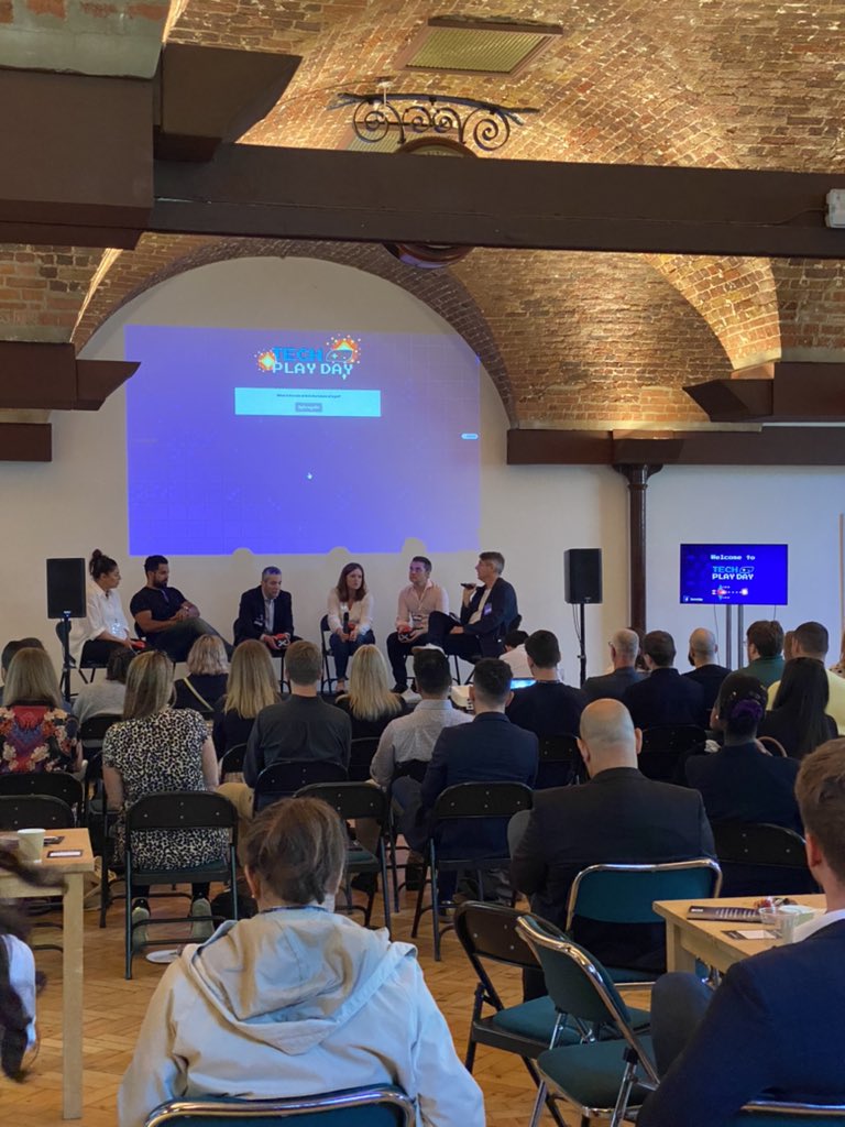 laurajproctor's tweet photo. Brilliant event in London for the Tech Play Day from @Summize_it - it seems everyone has really missed in-person networking! Big shout out to the Summize marketing team for a full day of hard graft! 👏🙋‍♀️👩‍💻🧑‍💻#techplayday https://t.co/tzDMZtnM4R