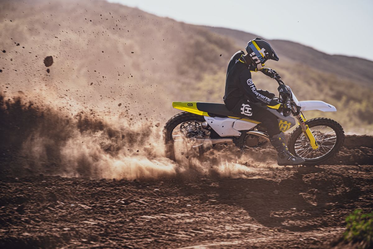 AOMC's tweet photo. First look at the new generation of Husqvarna Motorcycles TC and FC motocross and TX and FX cross-country machines are fully equipped with the latest technology and electronic advancements to
further enhance their on-track and off-road capabilities. #GetEquipped #aomcmx https://t.co/Fq679zUoas