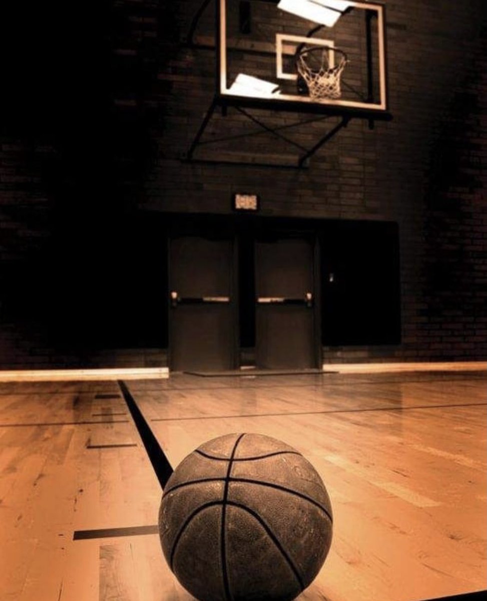 BoraNumanoglu's tweet photo. Trabzonspor Basketbol var mıyız ? https://t.co/7YLGoLdsxl