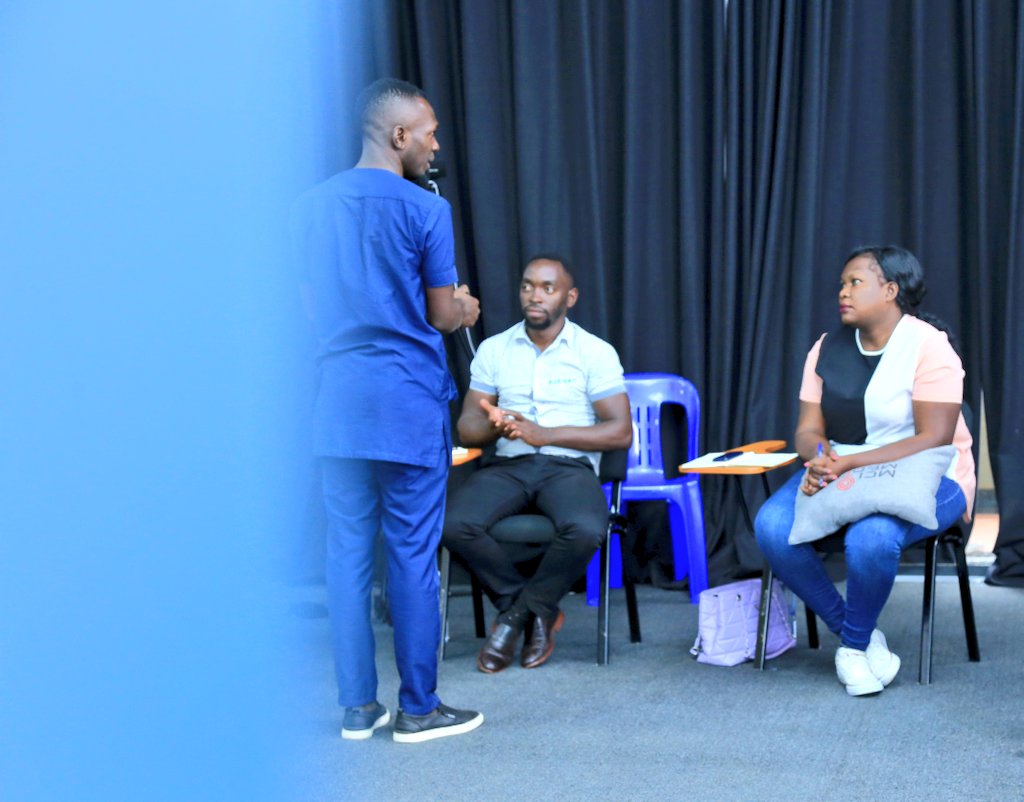 IMChallengeug's tweet photo. .@KisemboAntonio guides the @UgandaRedCross communications volunteers and branch managers on how to set up a mobile journalism (#MOJO) kit during the #MobileStorytellingLab at the @mcimediahub. https://t.co/BAHm3Ww5KM