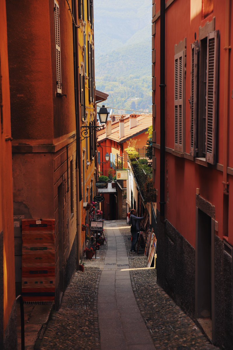yossy_jpeg's tweet photo. a short trip to milan with only my camera for company. https://t.co/vlMc25hzjQ