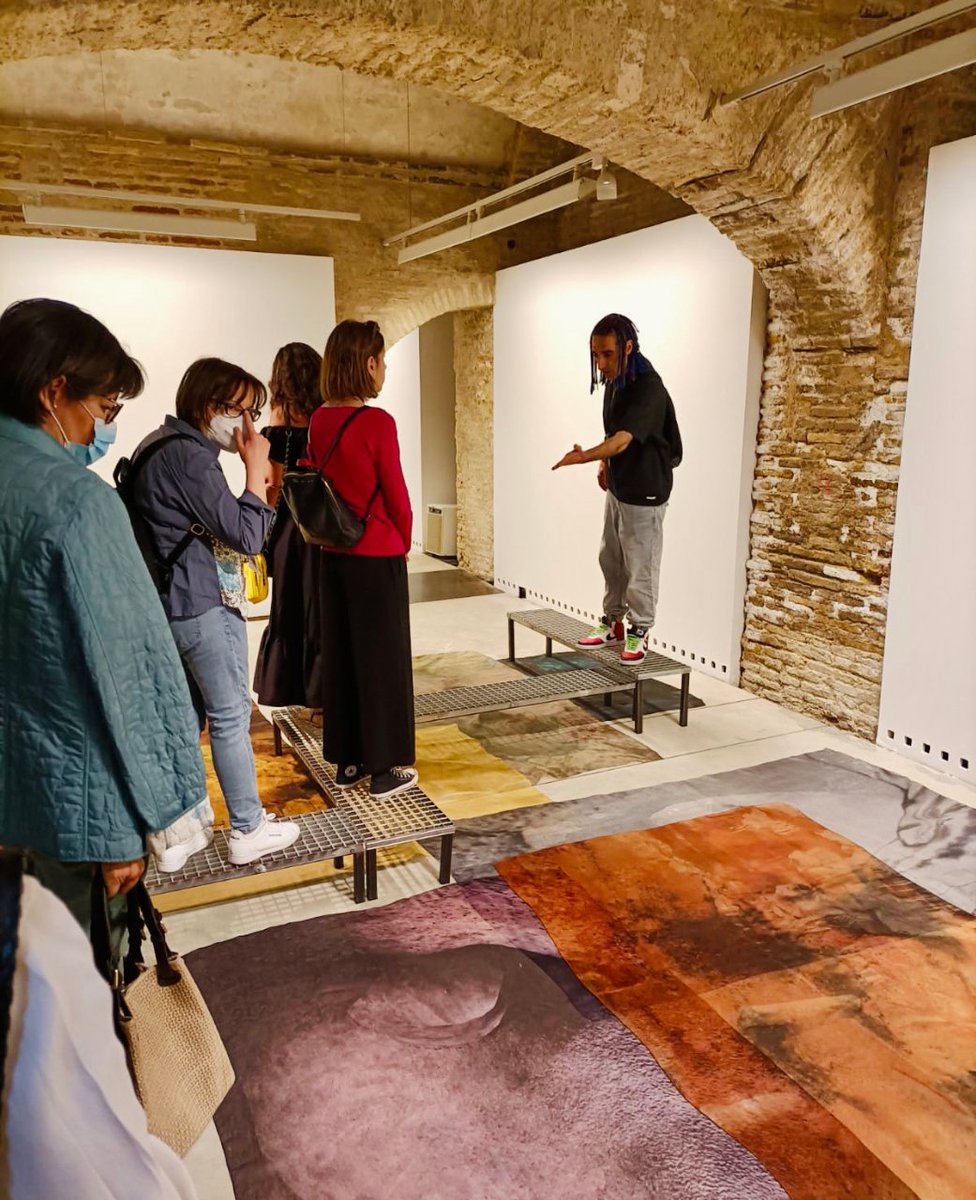 zexposiciones's tweet photo. Este sábado hicimos la primera #RutaporelArteContemporáneo donde Fernando explicó las exposiciones de #Cajal2022, #PatternReveal y #feelingconcealing.
Sábados y domingos hasta el 3 de julio.
¿Te has apuntado ya?
https://t.co/0hY8ip04V9
¡Corre que vuelan!
#zexposiciones https://t.co/NWBTBeESFs