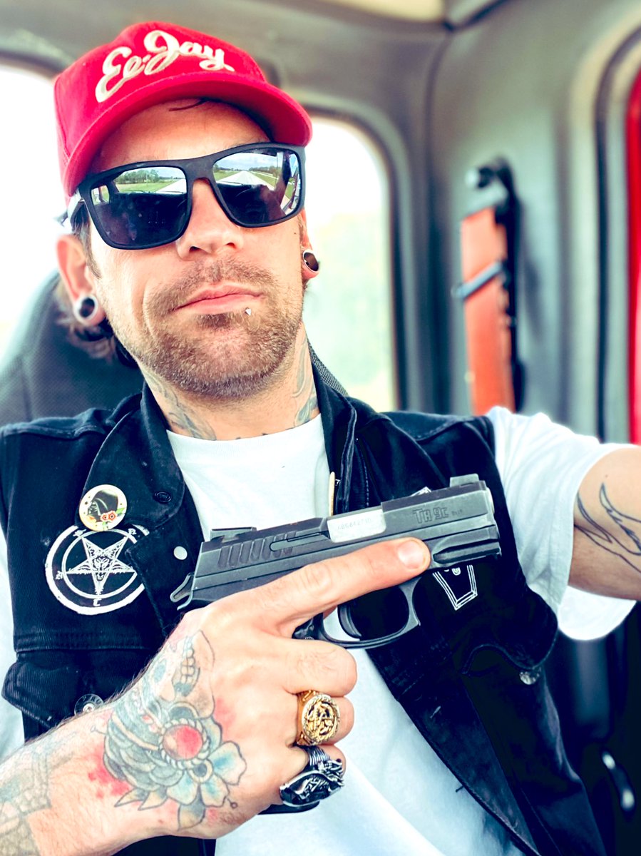 TripleXkush's tweet photo. First time noticing the salt and pepper facial hair. Can you say #daddy #vibes but what I really came to say is stay strapped up or get clapped up. #a2 #2A #itsavibe #stl #stlouis #daddyvibes #nottoday #altguys #TattooTuesday #tattooed #tattooedguys #inkedguys https://t.co/J1bCiFDlgP