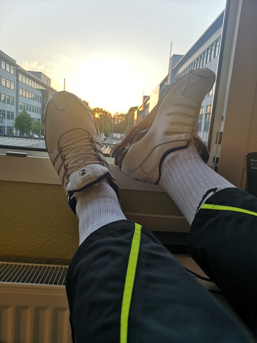 deejay19802's tweet photo. Shoxig in the evening.
#shox #nikeshox #workwear #engelbertstrauss #motion2020 #nikesox #proll #size14 https://t.co/T8inDPoKL1