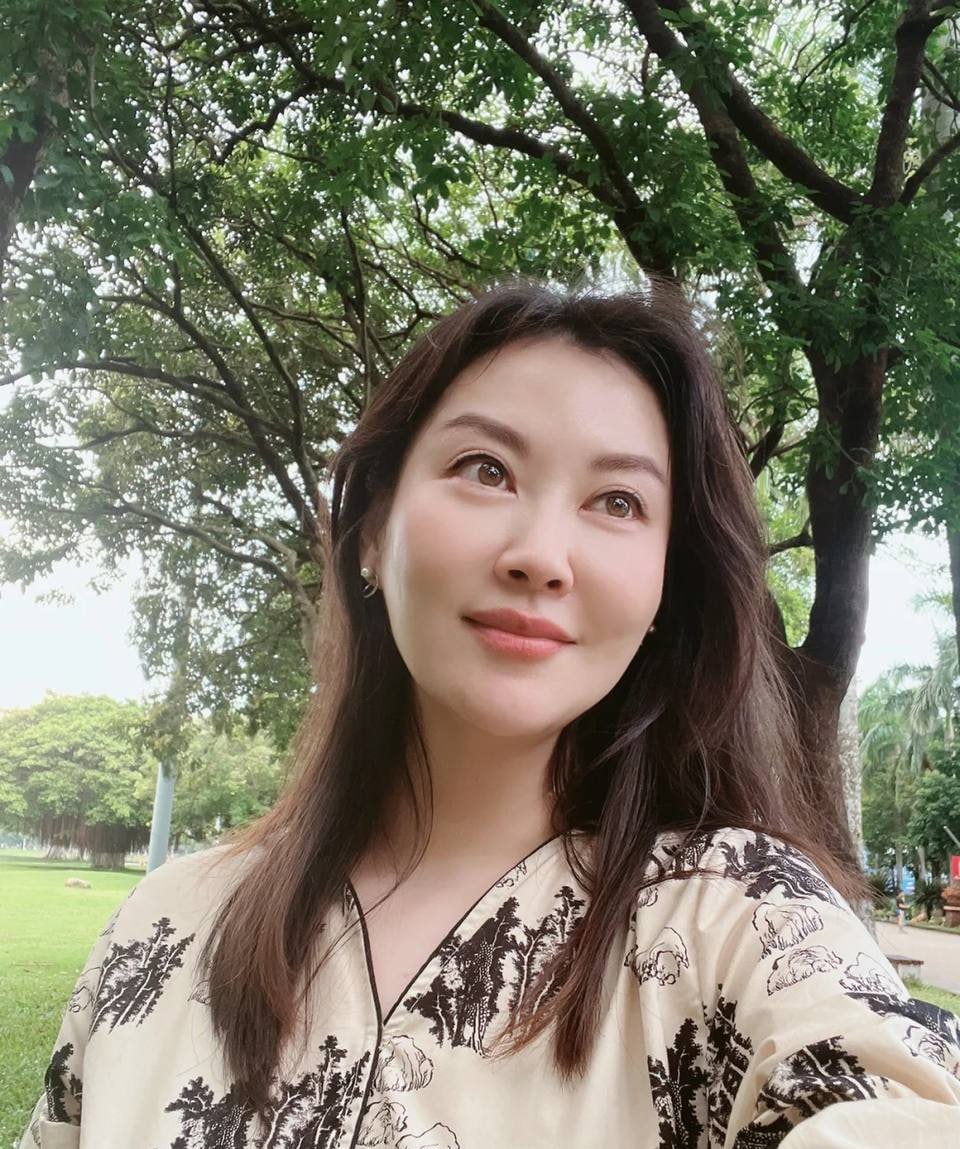 HanEva91D's tweet photo. Nice weather with beautiful beauties lol https://t.co/eU3yF3bepZ