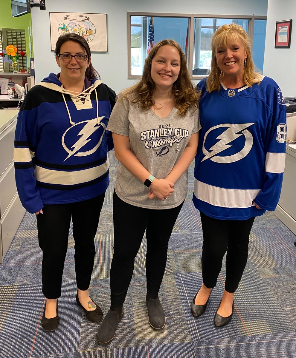 With our @TBLightning  preparing to face the Florida Panthers in the second round of the Stanley Cup Playoffs this week, our Clerk teammates dawn their Bolts gear to show full support for the hometown team in defending their back-to-back championships! #GoBolts #ServeAndConnect https://t.co/rcDOLYhjZ9