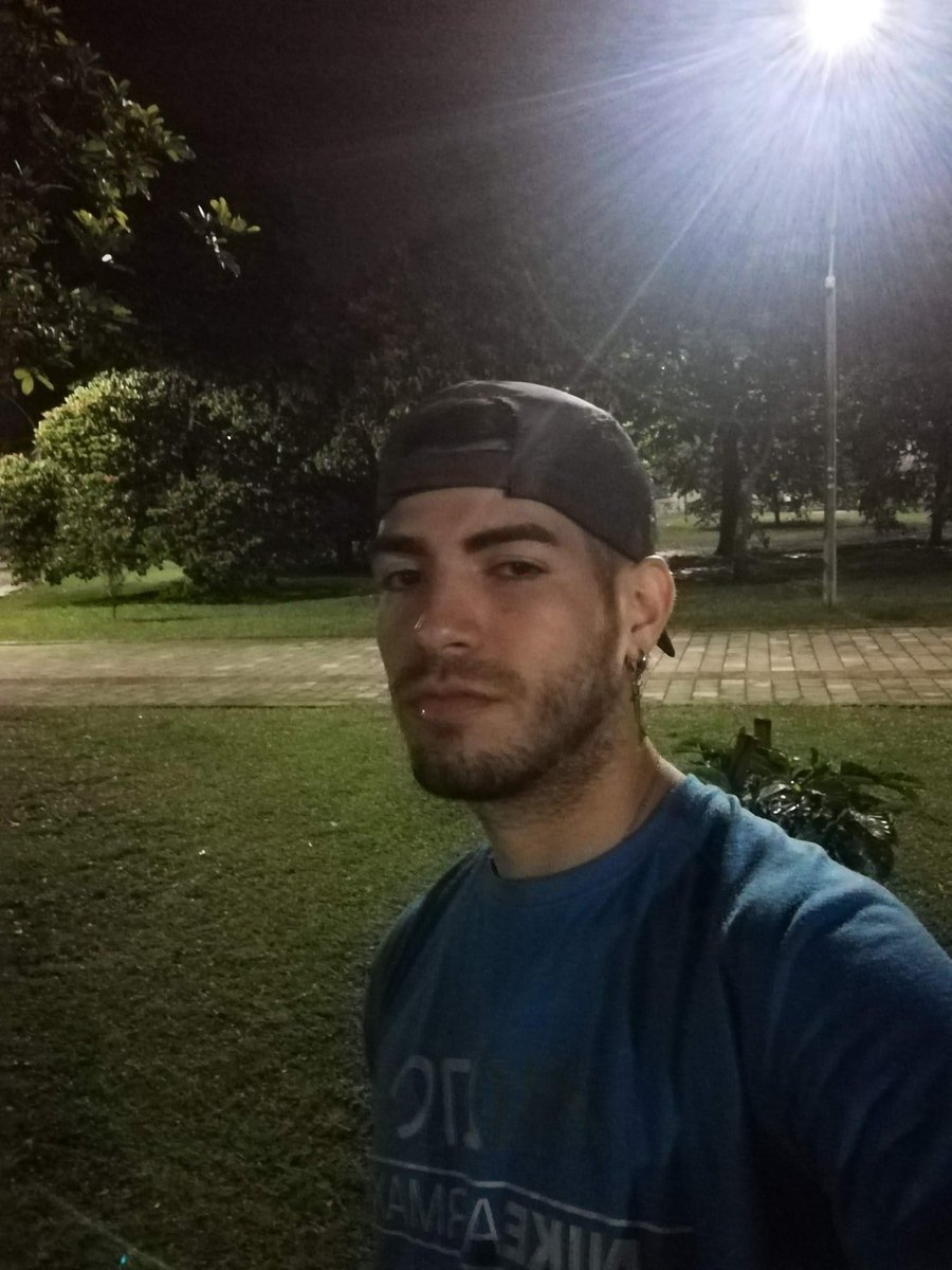 _AngelLeviathan's tweet photo. Si alguien me dice en dónde estaba lo pongo a mamar 🍆 https://t.co/kaVWbLezUq