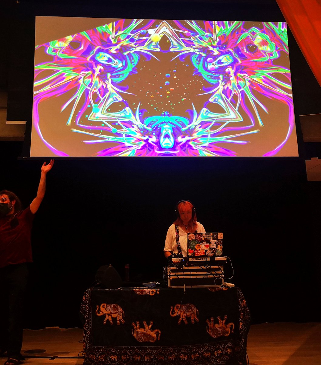 PinkcloudNFT's tweet photo. Made some live visuals for the 35th Quebec Harm Reduction Conference at BAnQ. Our first time presenting in a library ! Thanks to AIDQ for the invitation (L’Association des intervenants en dépendance du Québec) #vj #livevisual #trippy #touchdesigner #generativeart #AIDQ https://t.co/KAbg06md3C