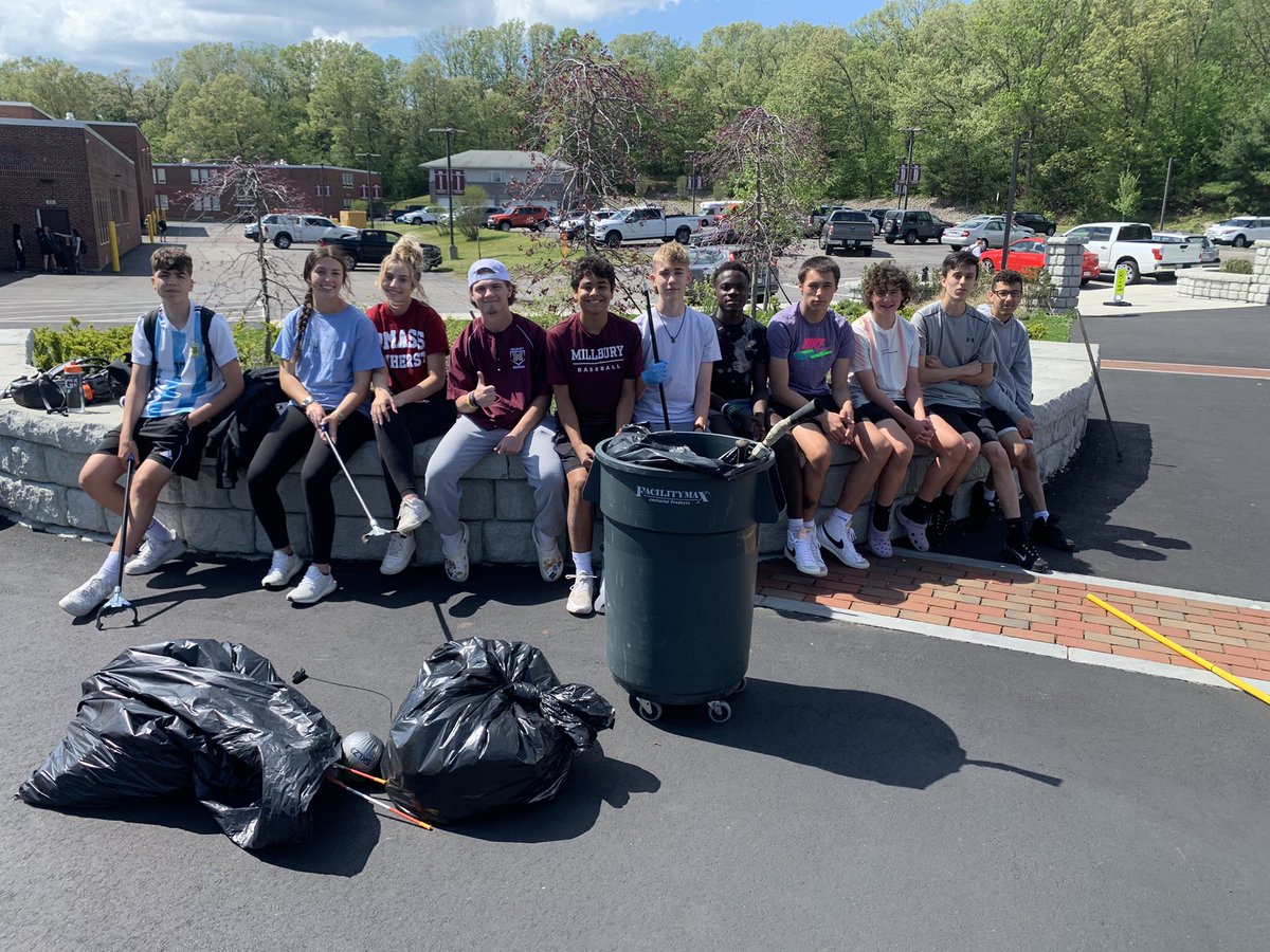 Big thanks to our Athletic Leadership Team for organizing our first ever campus cleanup! We also had a number of Boys ⚽️ players come &amp; help too. Appreciate the effort everyone! #TakingOwnership #OurCampus <a href="/gmyers_millbury/">Greg Myers</a> @clowe_millbury <a href="/MIAA033/">MIAA</a>