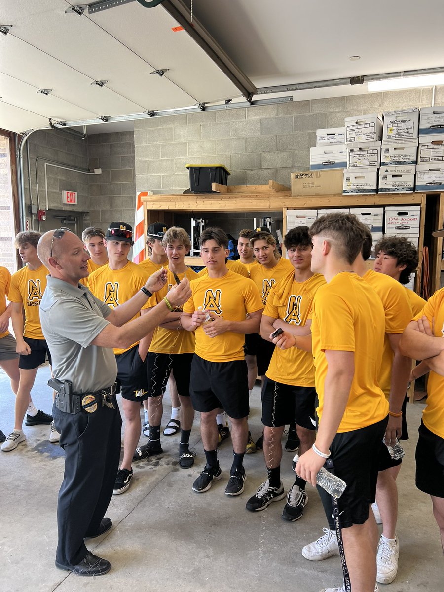 natigerbaseball's tweet photo. Today, we spent a couple hours with the McCandless Police Department to thank them for their service to our community! https://t.co/J8OREt8uMC