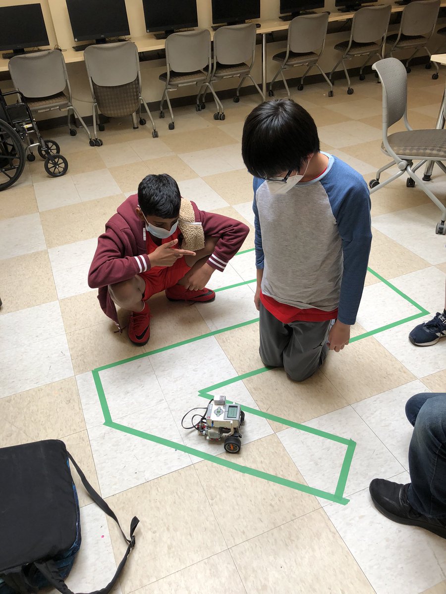 psherman4's tweet photo. AMD Robotics Club is programming @LEGOEngineering EV3 Robots through challenges 🤖 #Edtech #Opride #AMDRocks @OssiningSchools https://t.co/vo3sa91nIU