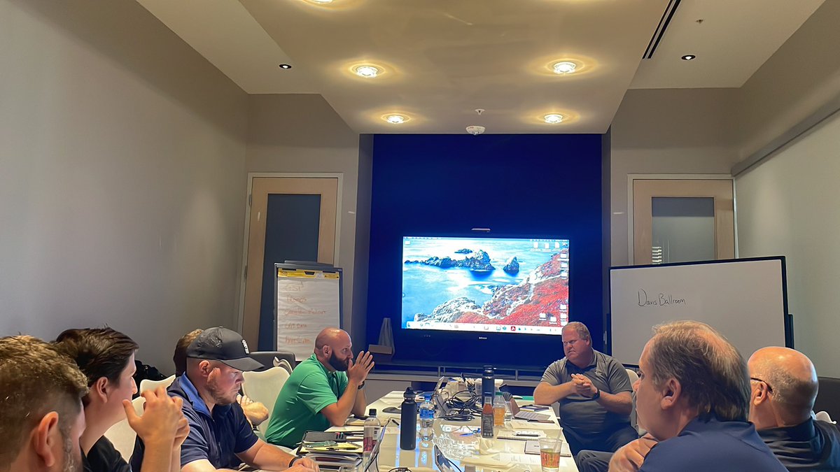 Fantastic day for the SE golf team @EwingIrrigation.  Spending the day with some true partners <a href="/RainBirdGolf/">RainBirdGolf</a> <a href="/CapConGolf/">Capcongolf</a>. “Keep getting better everyday”