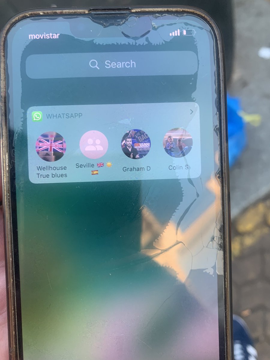 Found a phone on a table in Seville. RT so i can find who’s it is